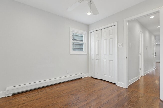 Building Photo - 22 Fox Pl