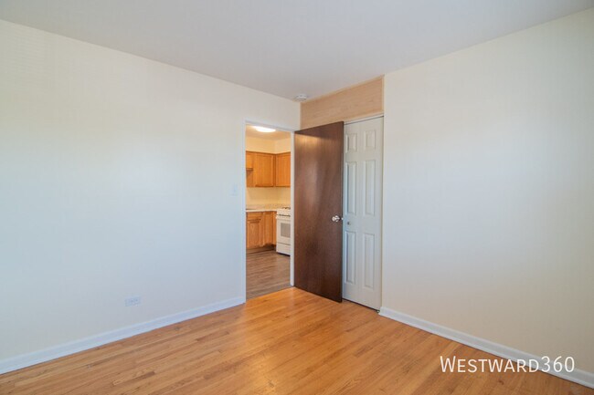 Building Photo - 9654 Golf Terrace