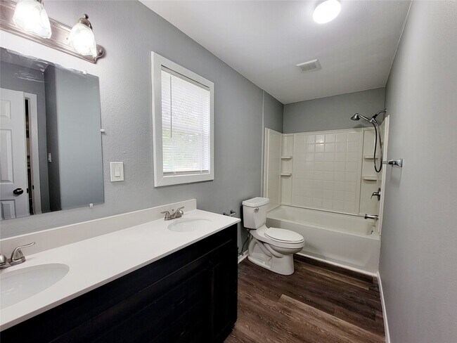 Building Photo - 15590 Magnolia Park