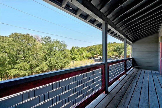 Building Photo - 1100 Azie Morton Rd