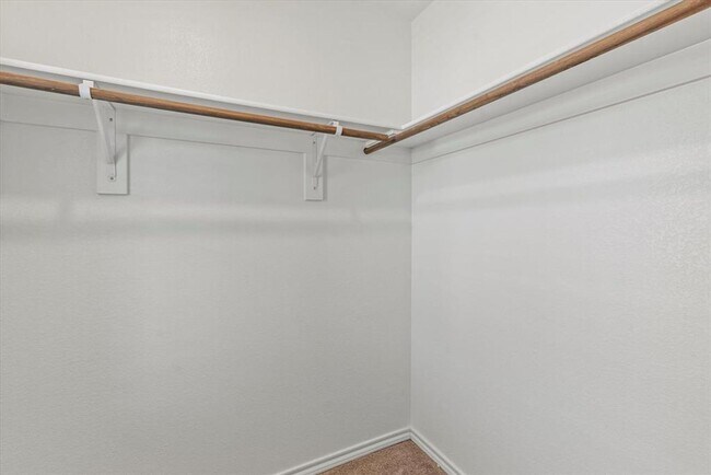 Building Photo - Move-In Ready 3BR/2BA Home with Garage & Private Fenced Yard!