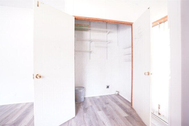 Building Photo - 9533 Cypress Dr