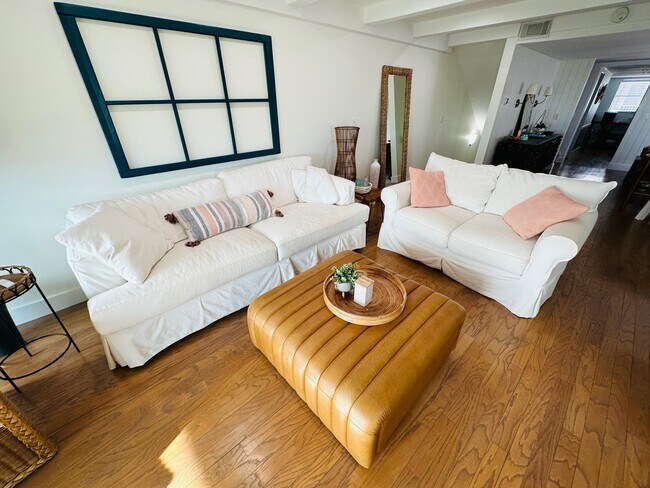 Building Photo - 12274 1st St W