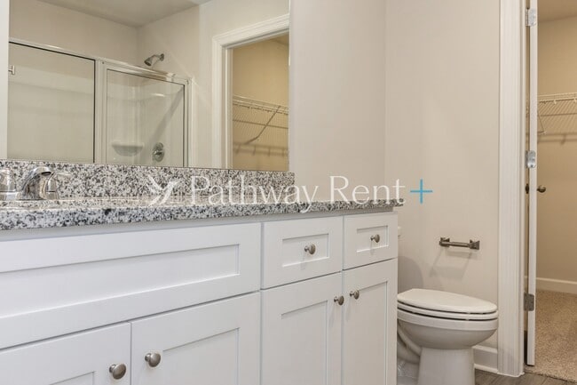 Building Photo - 3448 Quintana Dr