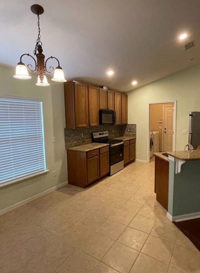 Building Photo - Beautiful 3/2 Home in Longleaf Available Now!