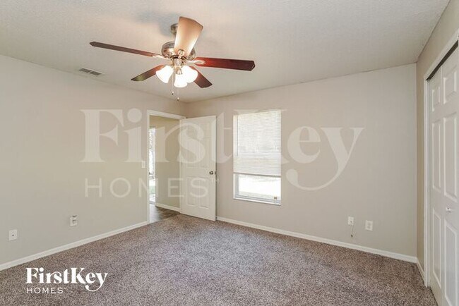 Building Photo - 360 Clay St