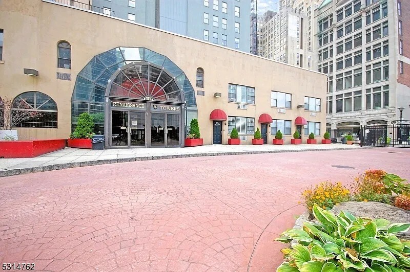 Building Photo - 111 Mulberry St