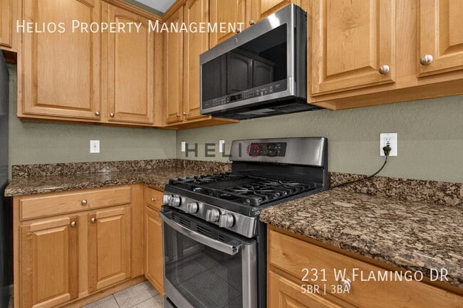 Building Photo - 231 W Flamingo Dr