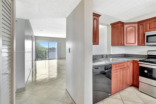 Building Photo - 8720 N Sherman Cir