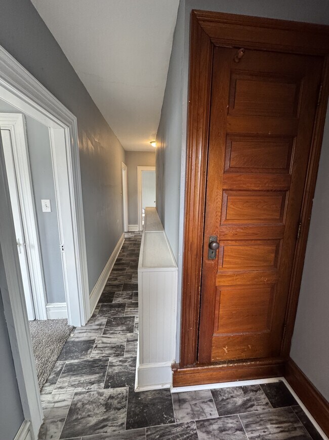 Building Photo - 1416 S George St