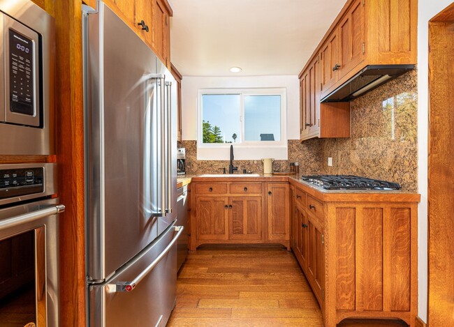 Building Photo - 8535 Colgate One Bedroom