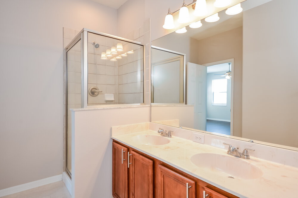 Building Photo - 425 Chimney Rock Dr