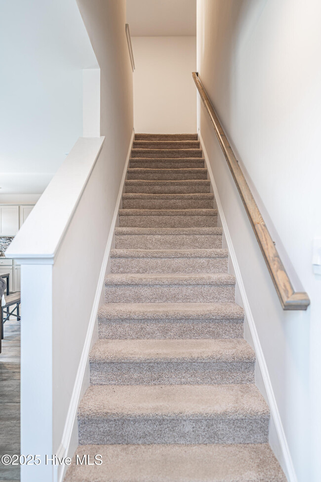 Building Photo - 3024 Paradise Way