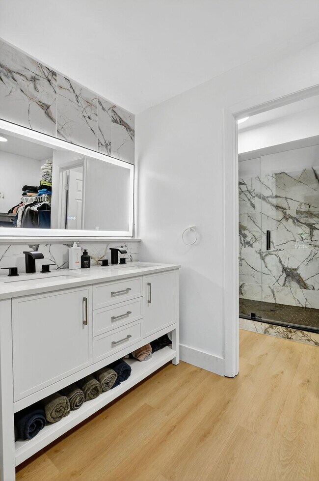 Building Photo - 372 Deer Creek Wildwood Ln E