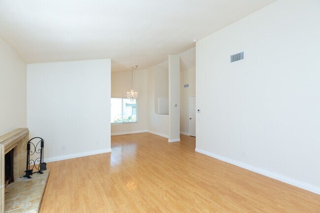 Building Photo - ***STUNNING SAN MARCOS 2/BED 2/ BATH HOME*...