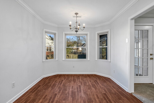 Building Photo - 127 Hollington Dr NE