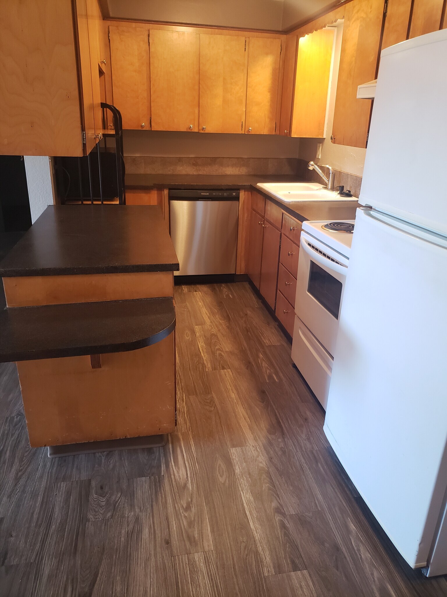 Building Photo - 4012 Carson Dr SE