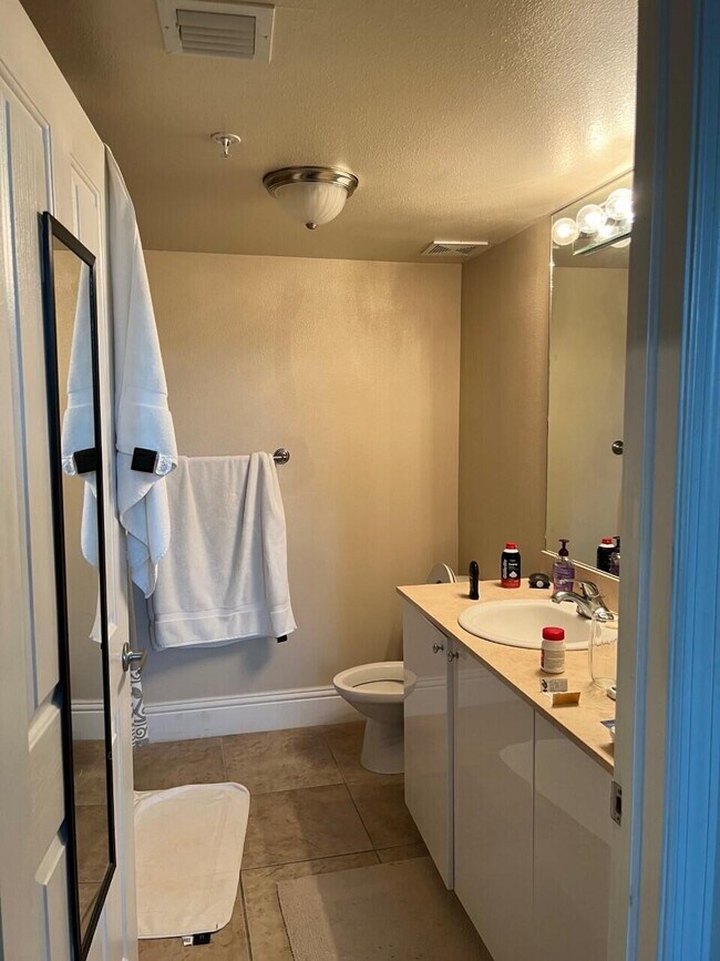 Building Photo - 600 S Dixie Hwy