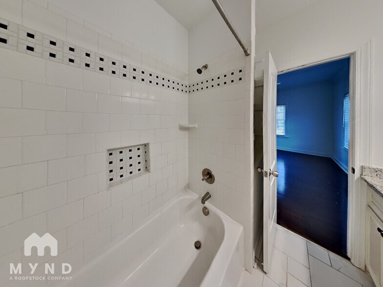 Building Photo - 211 Idlewild Ave