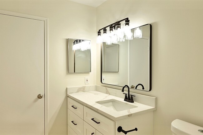 Building Photo - 7918 Prestwood Dr