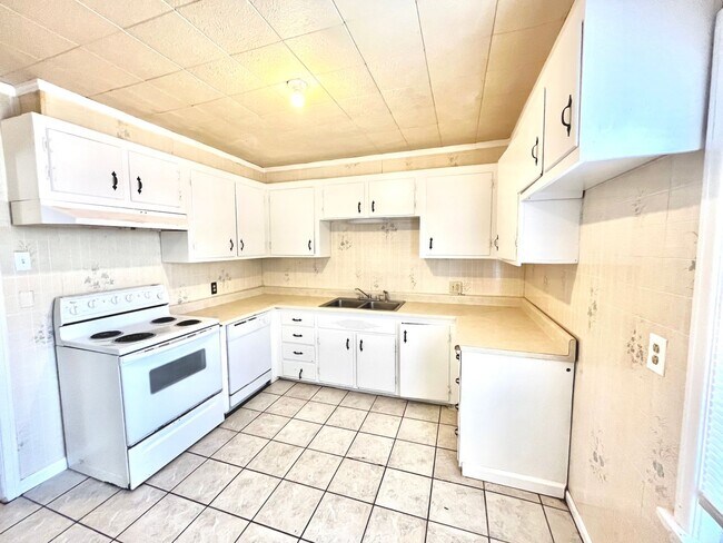 Building Photo - 2305 30th St