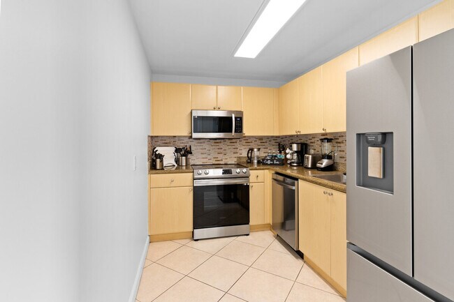 Building Photo - 2280 SW 32nd Ave