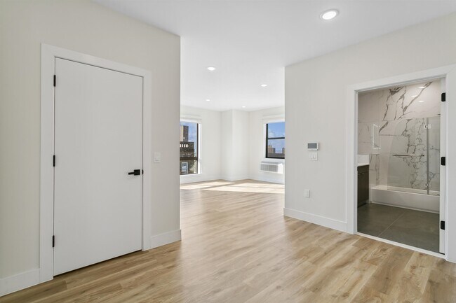 Building Photo - 582 66th St