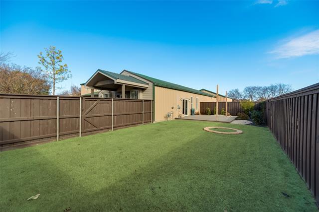 Building Photo - 633 Rose Garden Dr