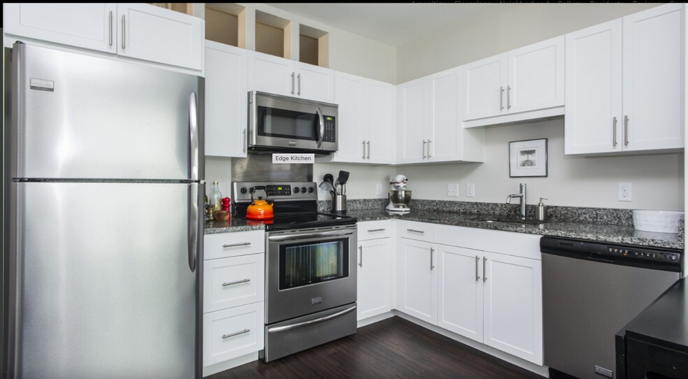 Building Photo - 75 Brainerd Rd