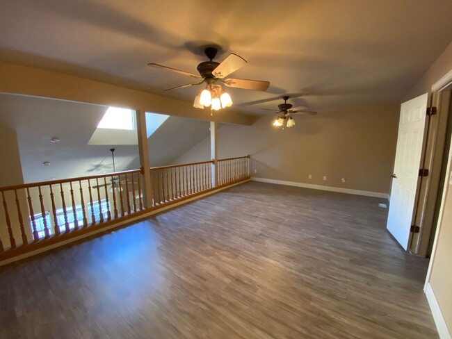 Building Photo - 3 Bedroom 2.5 Bathroom Apartment in Provo!