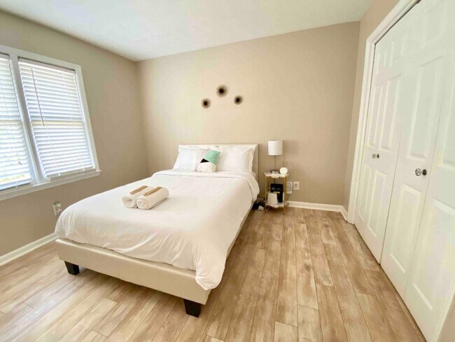 Building Photo - 1254 Township Dr