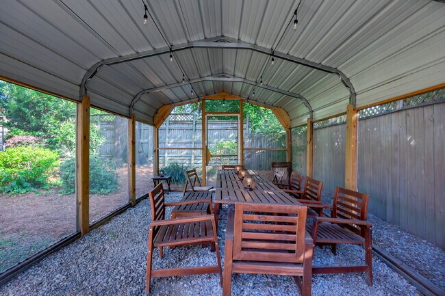 Building Photo - Large remodeled historic home now available!