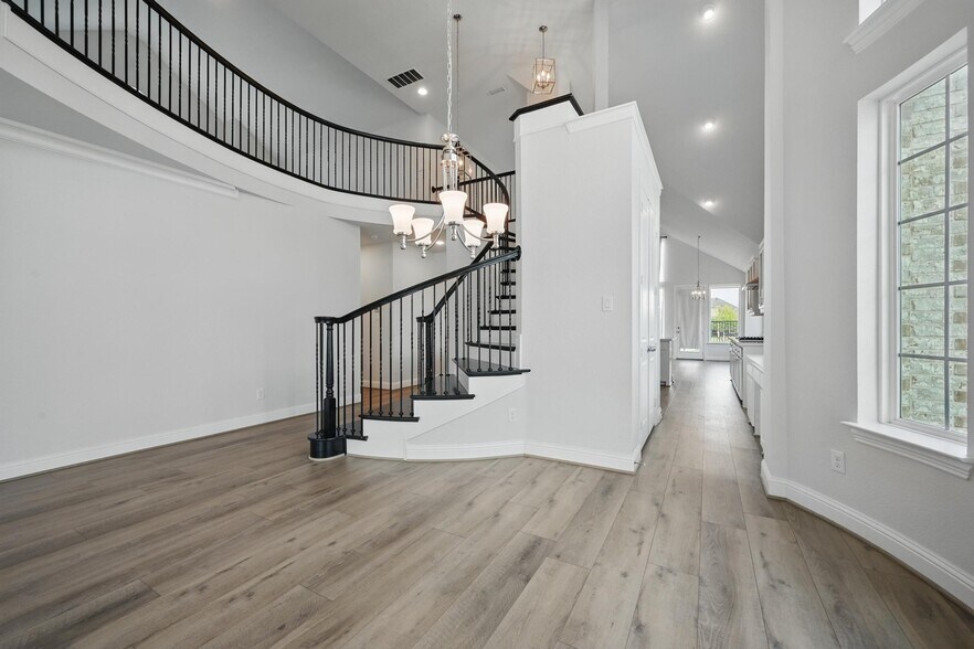 Building Photo - 3010 Barefoot Ln