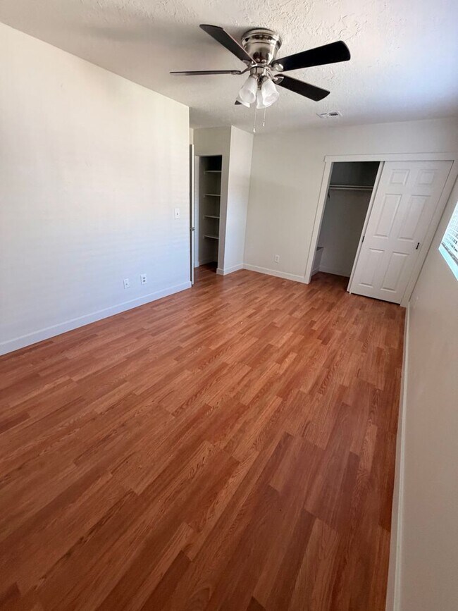 Building Photo - 1150 W 360 N