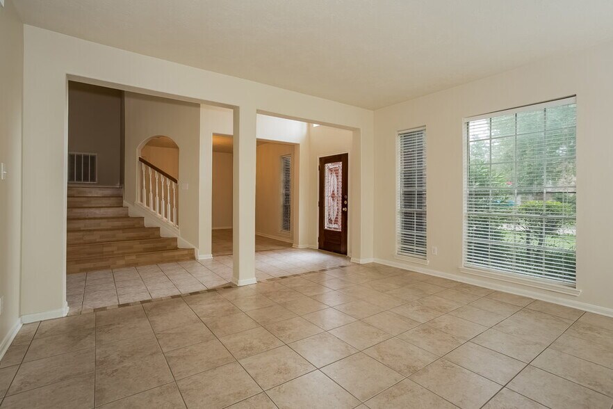 Building Photo - 1407 Hollow Branch Ln