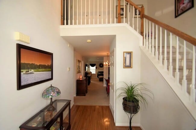 Building Photo - 555 Broxton Ct