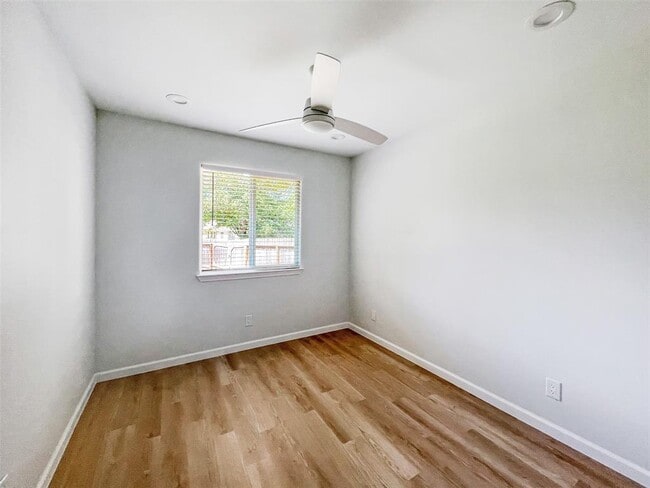 Building Photo - 7736 Croftwood Dr