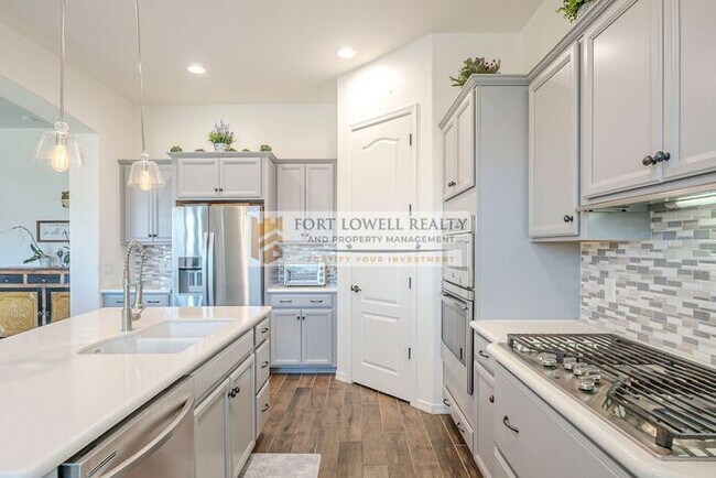 Building Photo - COMING SOON! Modern 4 Bedroom Home in Gate...