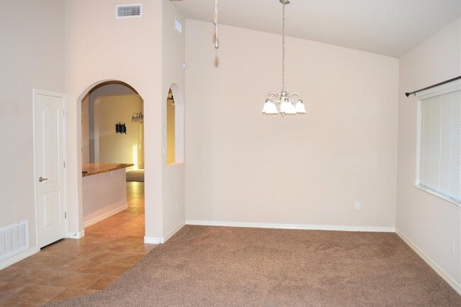 Building Photo - 14350 N Cave Dr
