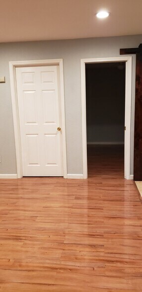 Building Photo - 275 Tradewinds Dr