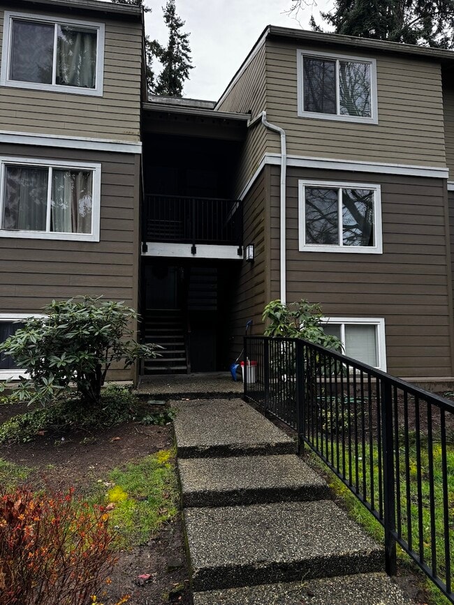 Building Photo - 820 Cady Rd