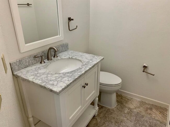 Building Photo - 11502 Tanglebriar Trail