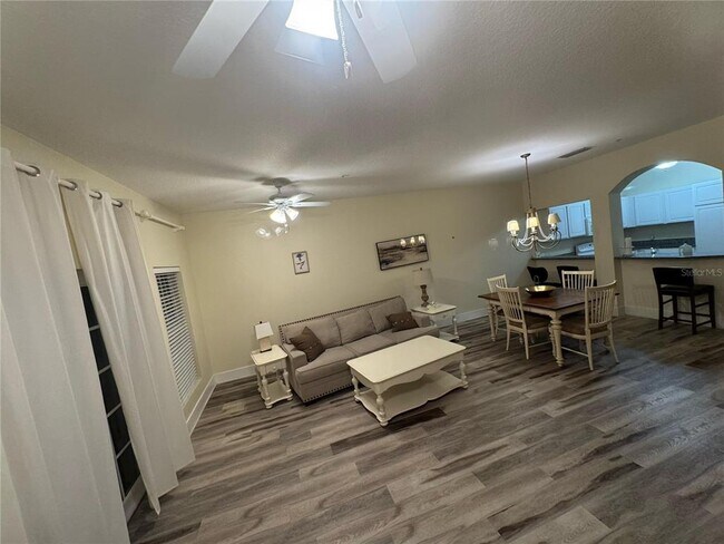 Building Photo - 300 State St E