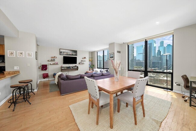 Building Photo - 435 W Erie St