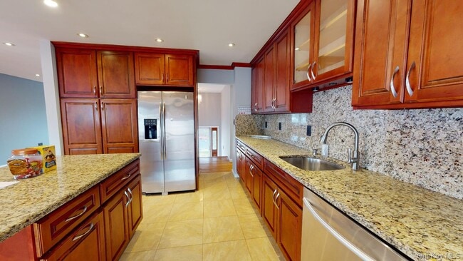 Building Photo - 511 Freeman Ave