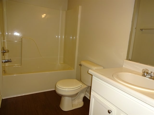 Building Photo - 1921 Monticello Dr