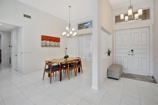 Building Photo - 2651 Oakmont Dr