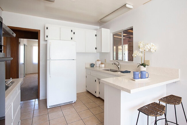 Building Photo - 3536 Wawona Dr
