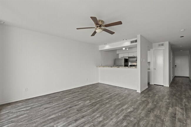 Building Photo - 12600 Melville Dr