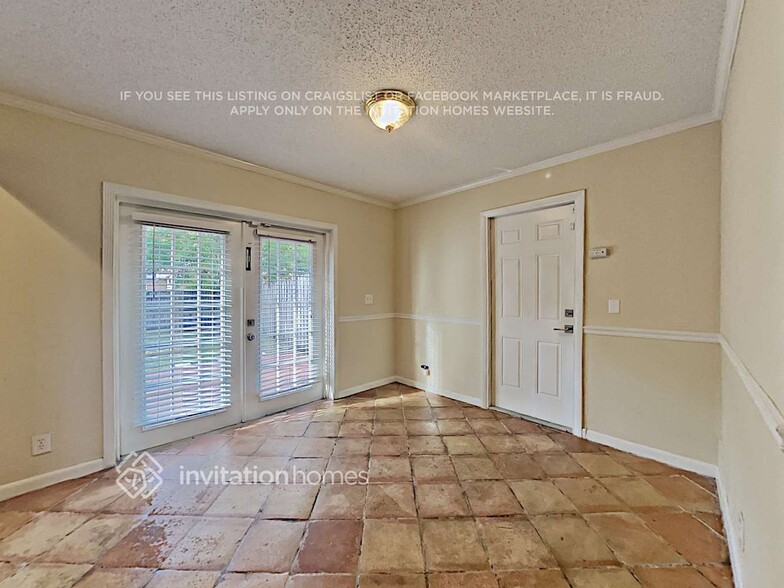 Building Photo - 3635 N Mountain Dr